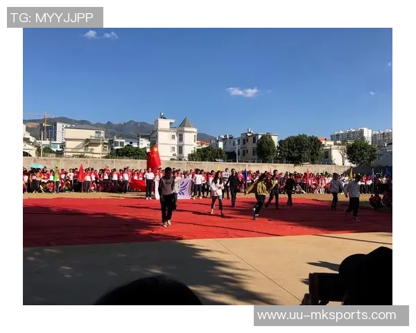 开远十一中足球队奋勇拼搏展现青春风采助力校园文化建设与团队精神提升 开远十一中足球队奋勇拼搏展现青春风采助力校园文化建设与团队精神提升