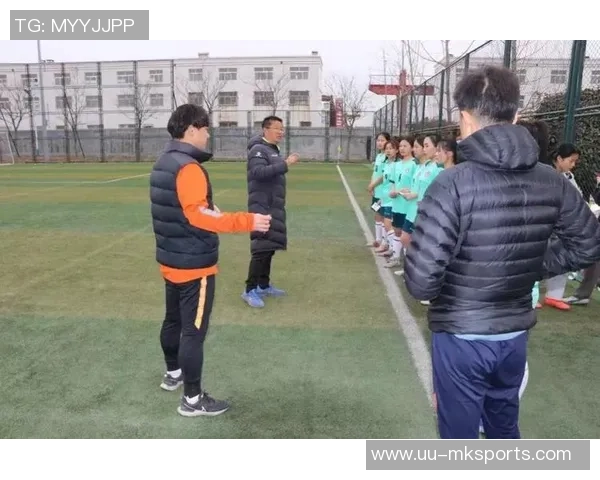 探索足球培训班加盟的成功之路助力青少年成长与发展 探索足球培训班加盟的成功之路助力青少年成长与发展